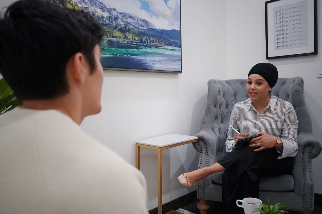 Signs You’ve Outgrown Self-Help and Need a Clinical Psychologist in Dubai