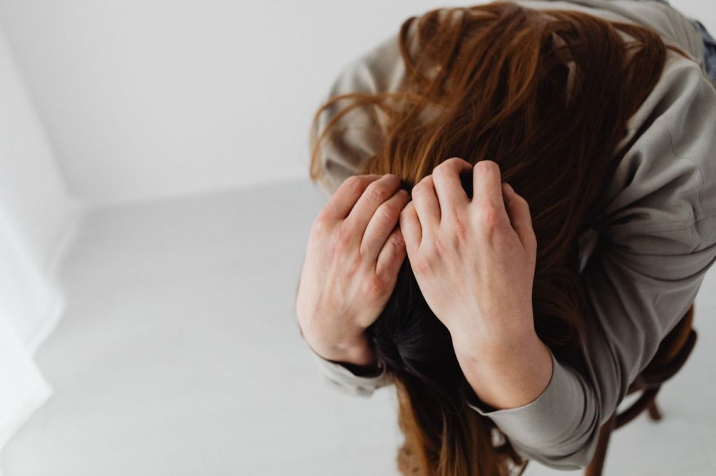 When Your Heart and Thoughts Race: What a Clinical Psychologist in Dubai Does About Anxiety